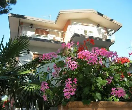 Hotel Garnì Anna 3*