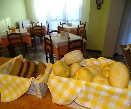 Garni Anna Τσέρβια