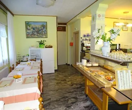 Hotel Garnì Anna 3*