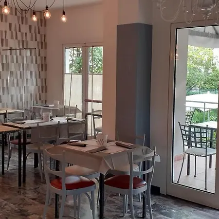 Hotel Garnì Anna 3*