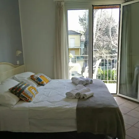 Garni Anna Ξενοδοχείο 3*
