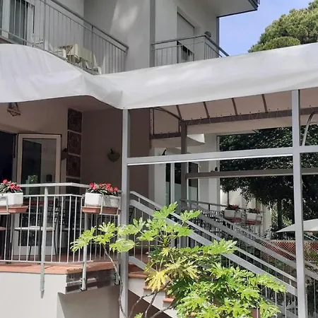 Garni Anna 3* تّشيرفييا